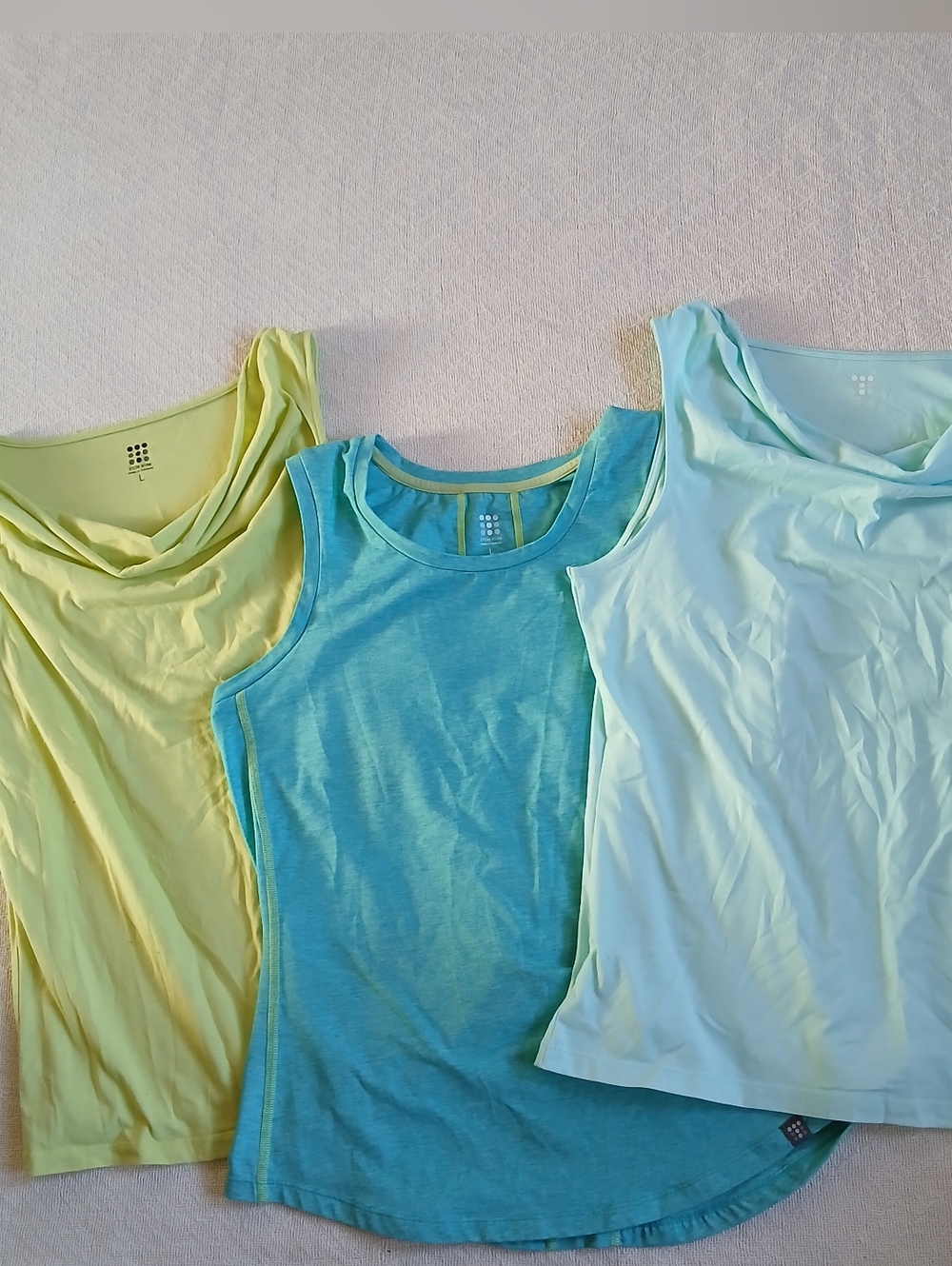 title nine ♡ 3 tank tops breeze large coastal blue  activewear athleisure green